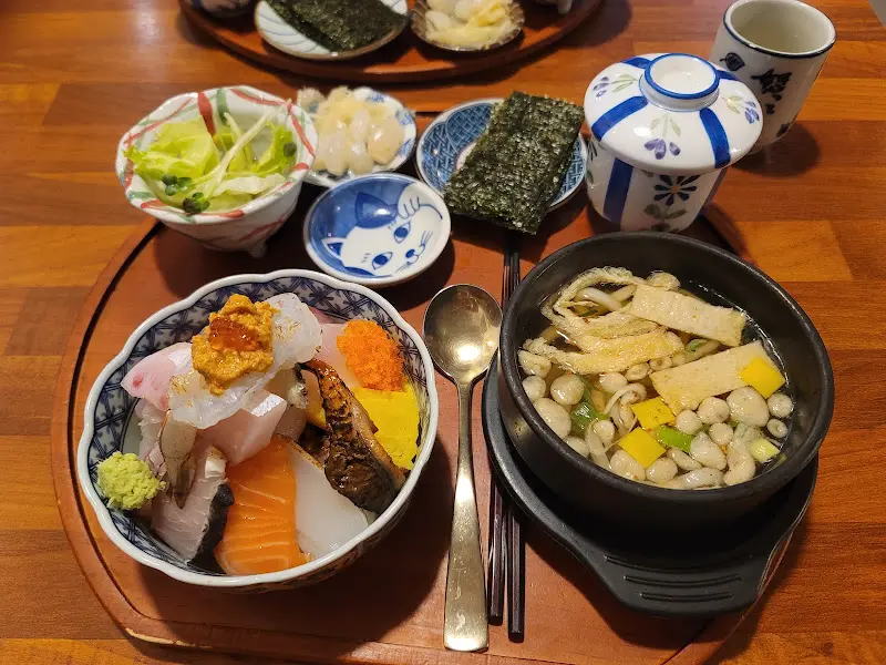 카이센동 한 상 차림