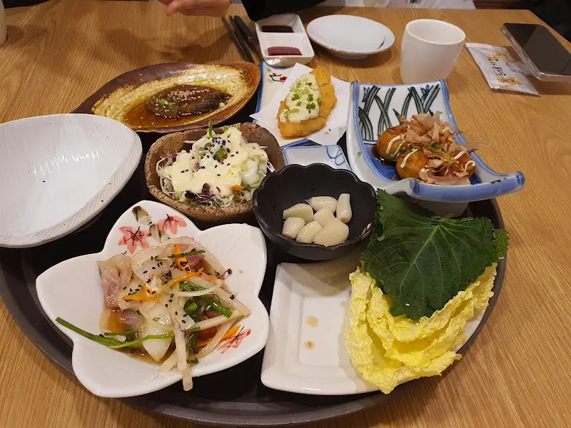 다채로운 구성의 한 상 차림