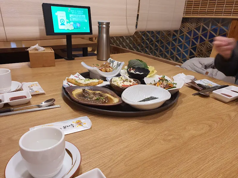 코모레비 내부 전경