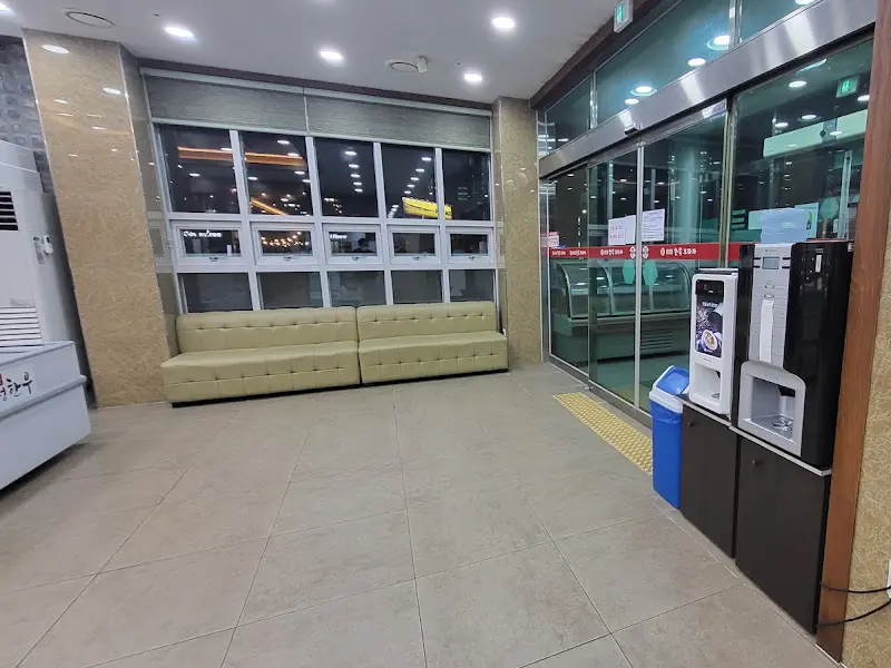 한우프라자 입구