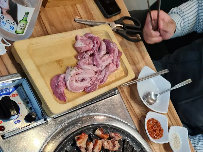 잘 구워진 고기