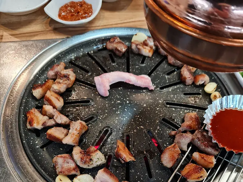 고기 굽는 모습