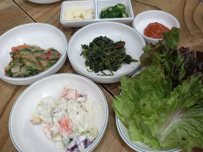 푸짐한 기본 반찬