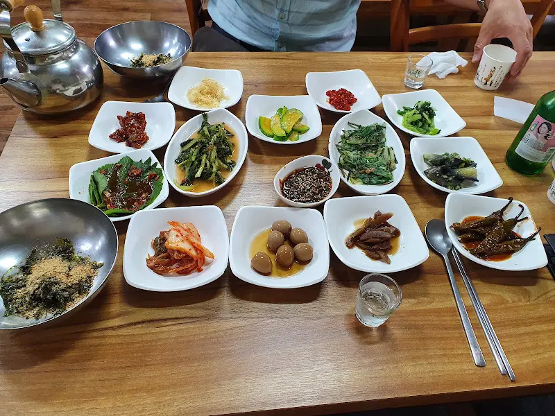 정갈하게 차려진 한상차림