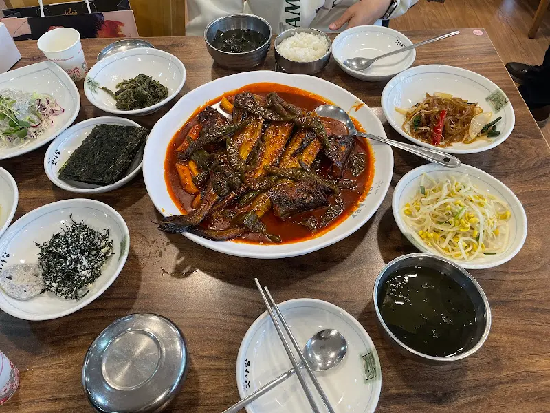 다양한 밑반찬들