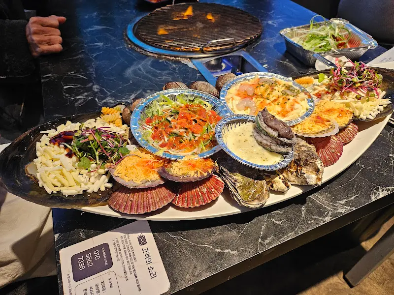 푸짐한 해산물 한 상 차림