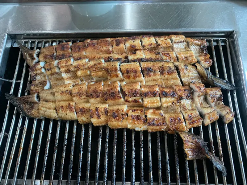 초벌구이된 장어