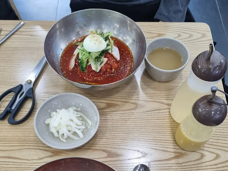 비빔밀면과 온육수