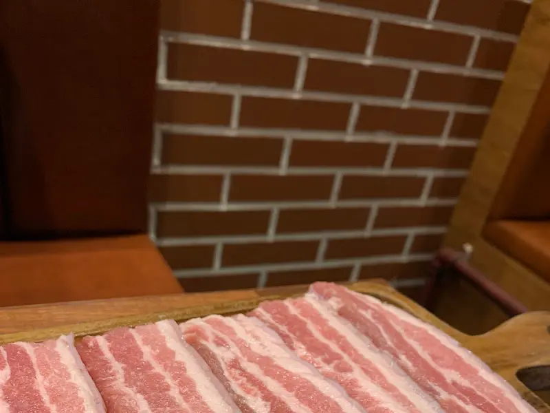 정갈하게 담겨 나온 오겹살