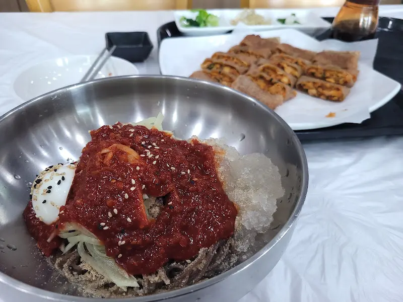 비빔국수와 메밀전병