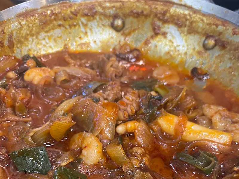 재료가 듬뿍 들어간 낙곱새