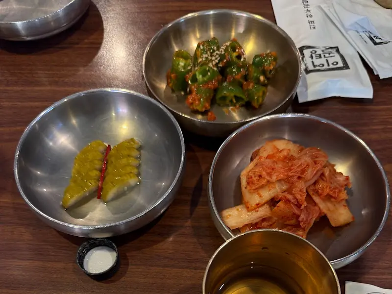 깔끔하게 담겨 나온 김치