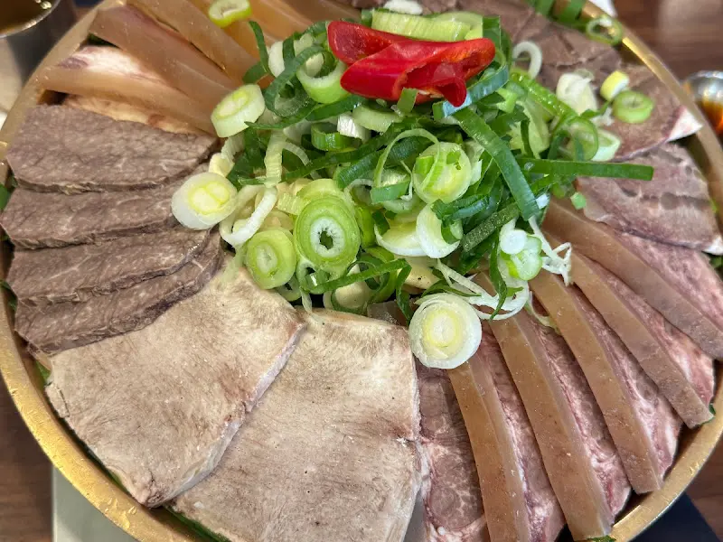 다채로운 수육 한 상