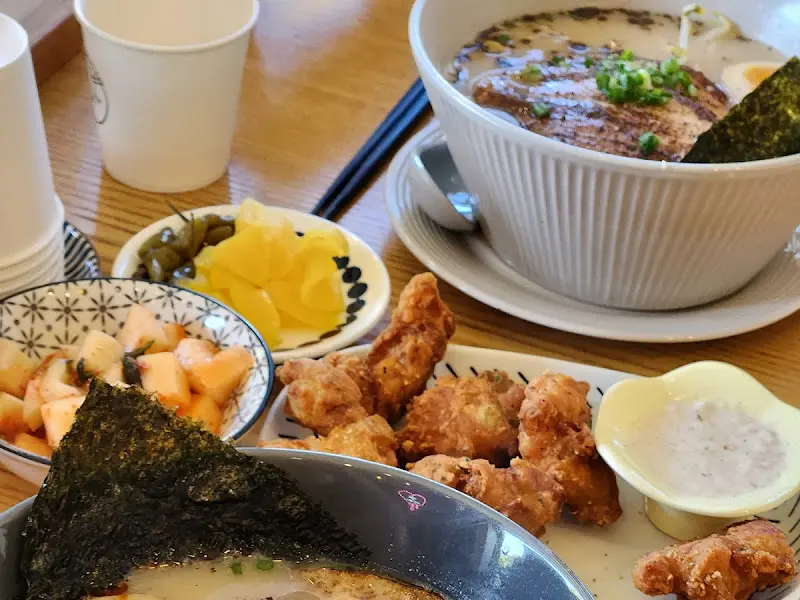 라멘과 함께 즐기는 다채로운 곁들임 메뉴