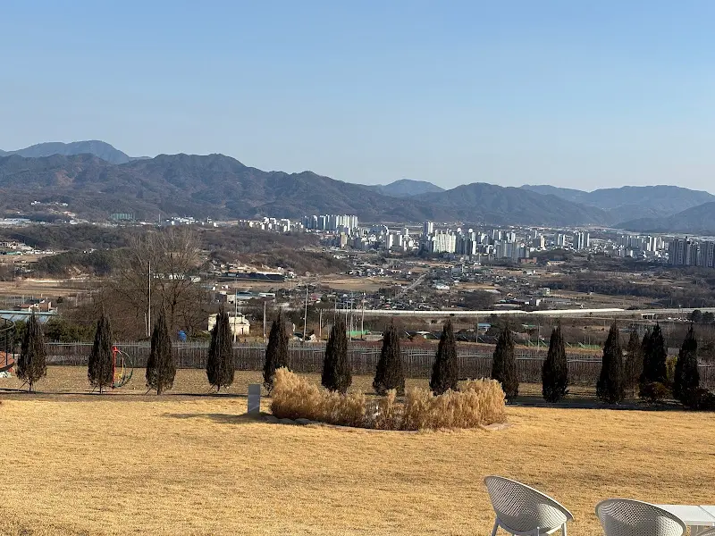 탁 트인 거창 시내 전경