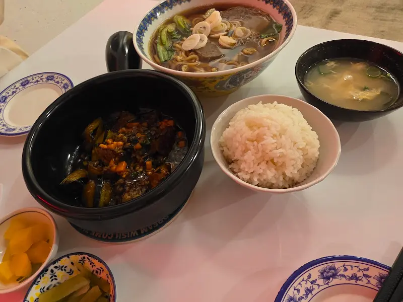 뉴로미엔 전체 상차림