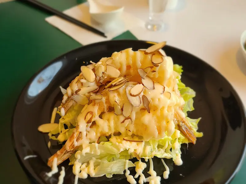 뉴로미엔 메뉴 (새우요리 추정)