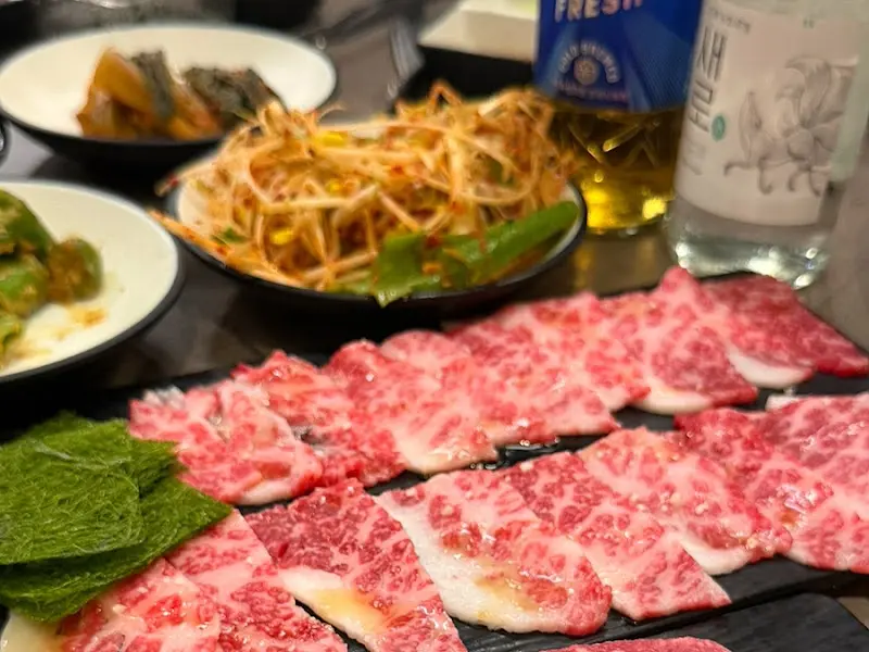 차돌 사시미와 밑반찬