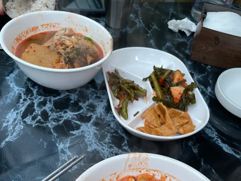 동태탕과 밑반찬