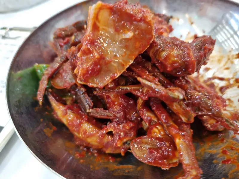 매콤달콤한 양념이 매력적인 양념 돌게장