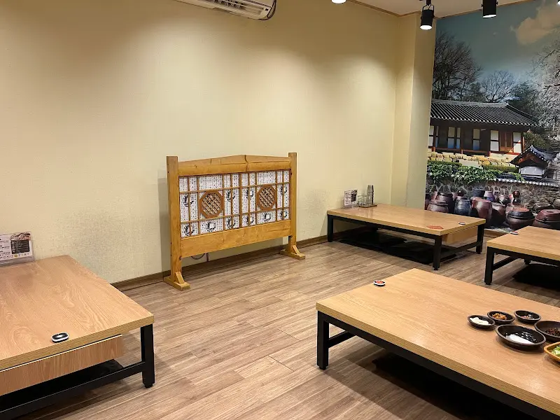 정갈하게 마련된 룸 공간