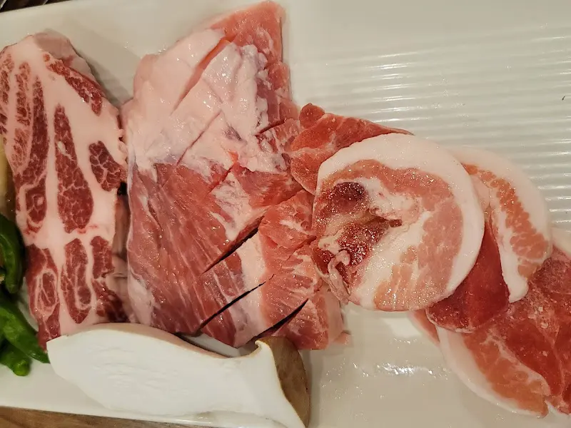 다양한 부위의 돼지고기