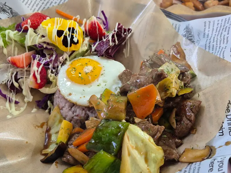 찹스테이크 덮밥 근접샷 2