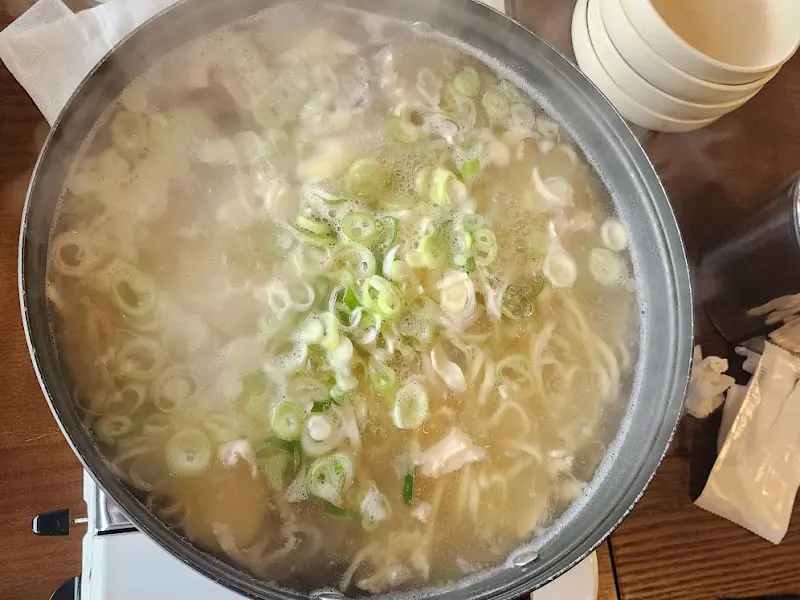 푸짐한 닭칼국수 한 냄비