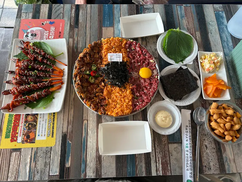 푸짐한 한 상 차림, 연희네 포차의 매력에 푹 빠지다