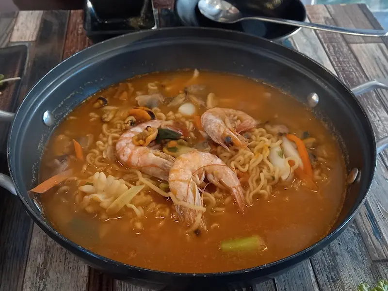 얼큰하고 시원한 해물라면