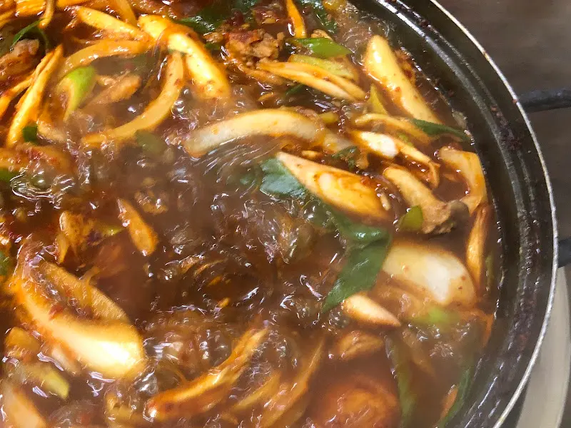 국물이 쫄아든 닭도리탕