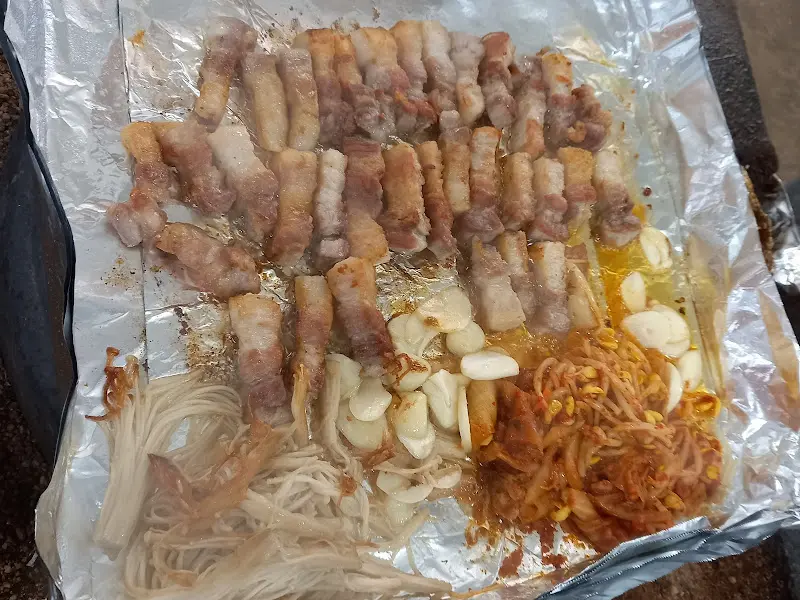 삼겹살과 김치, 마늘