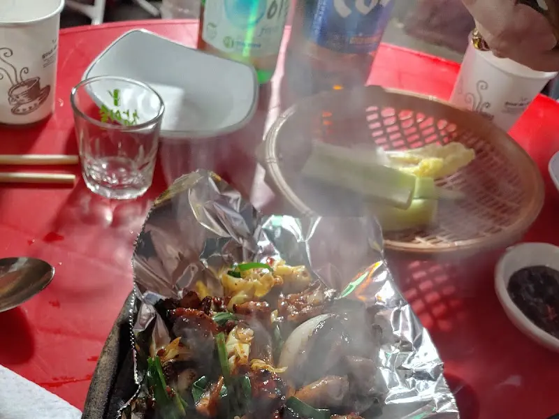 매콤한 양념에 버무려진 꼼장어