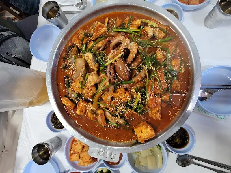 푸짐한 볶음 요리