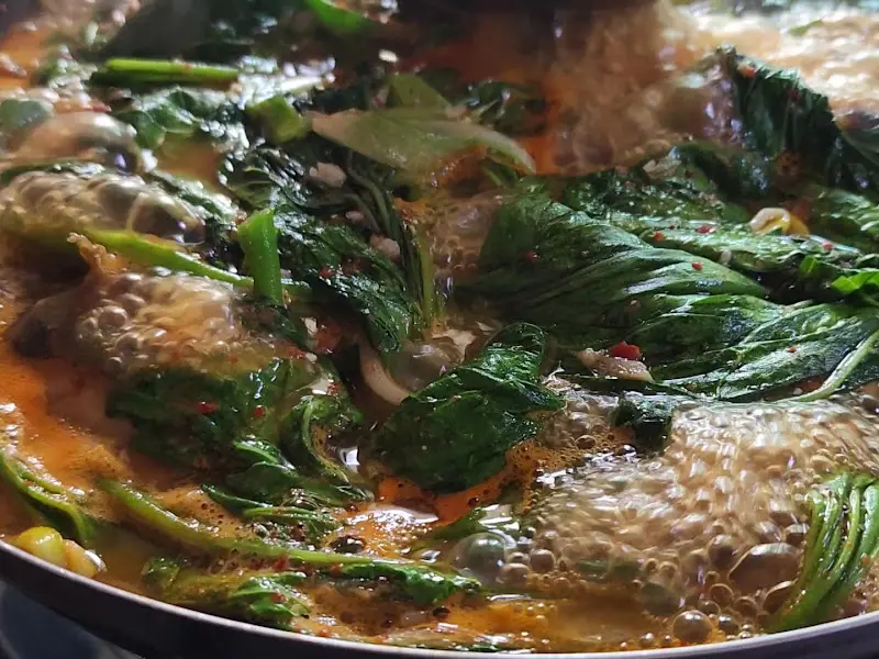 보글보글 끓는 복어탕