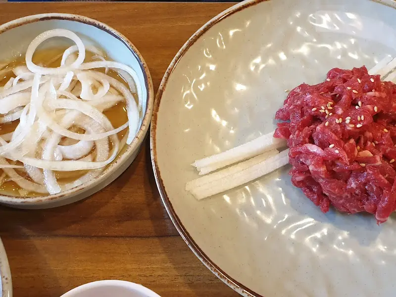 육회와 배의 조화