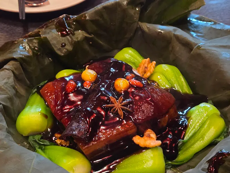 연잎에 감싸진 동파육