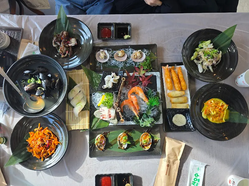 다채로운 곁들임 음식