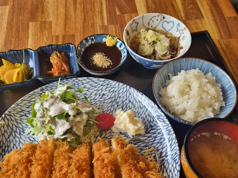 생선까스 한 상 차림