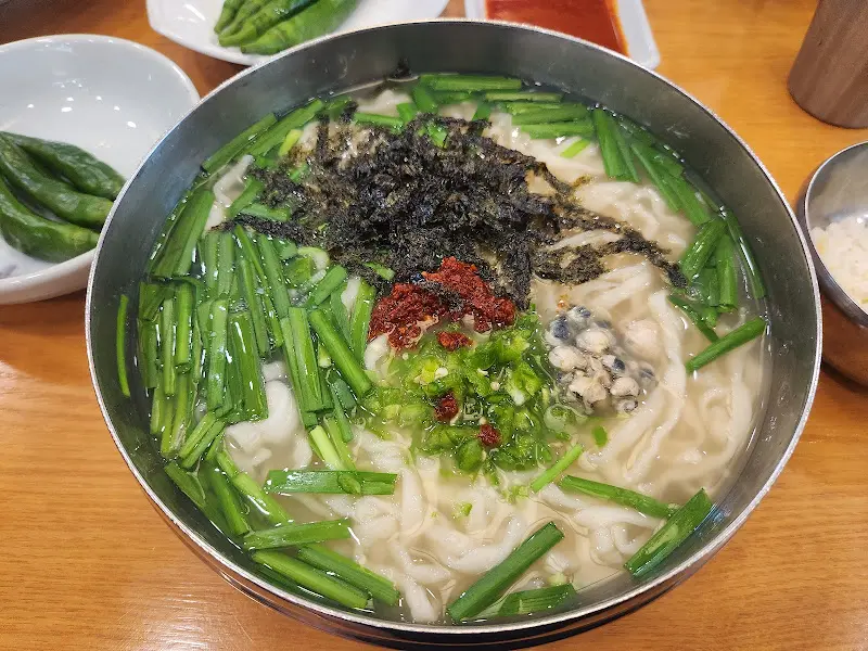 싱그러운 재첩칼국수의 자태