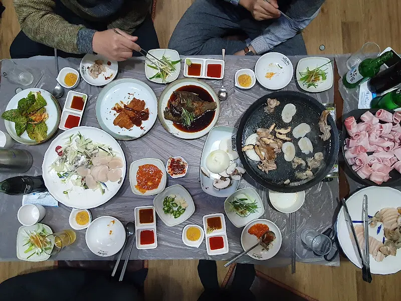 푸짐한 꽃게탕 한 상 차림