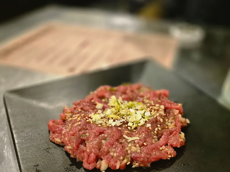 윤기가 흐르는 육회