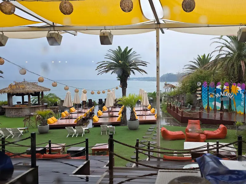 더클리프 야외 좌석