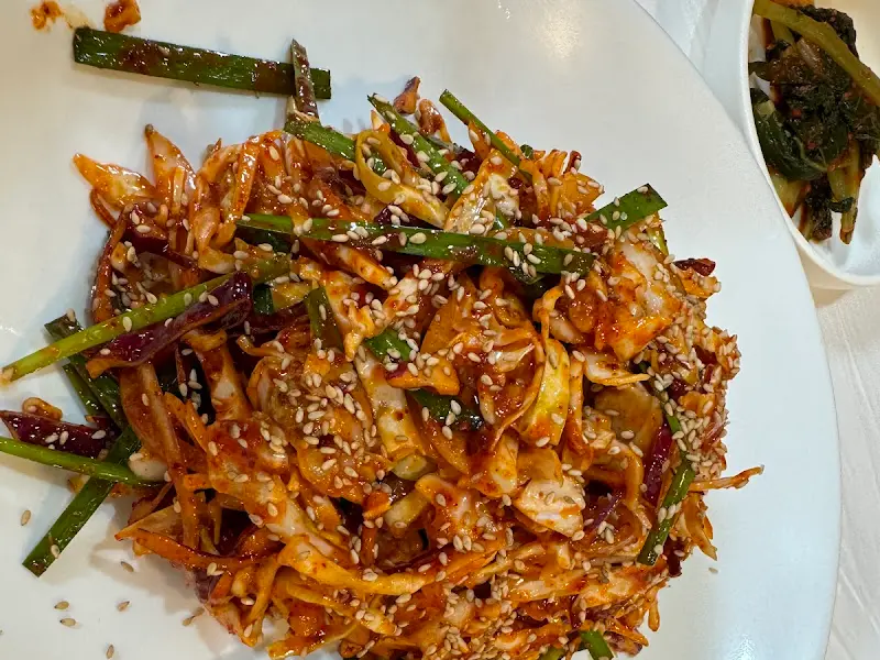 새콤달콤한 양념에 버무려진 째복무침