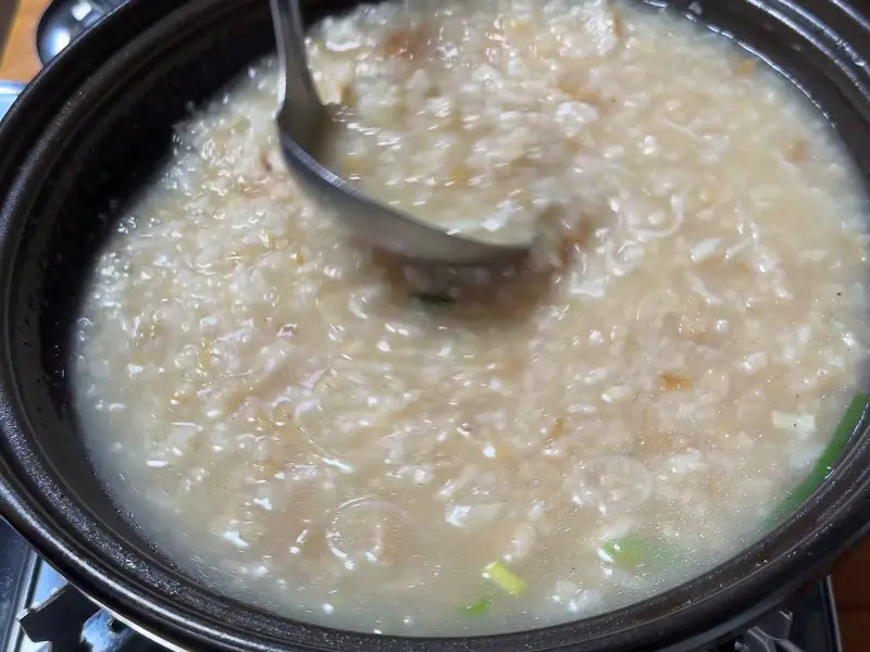 수육 국물에 담긴 면사리