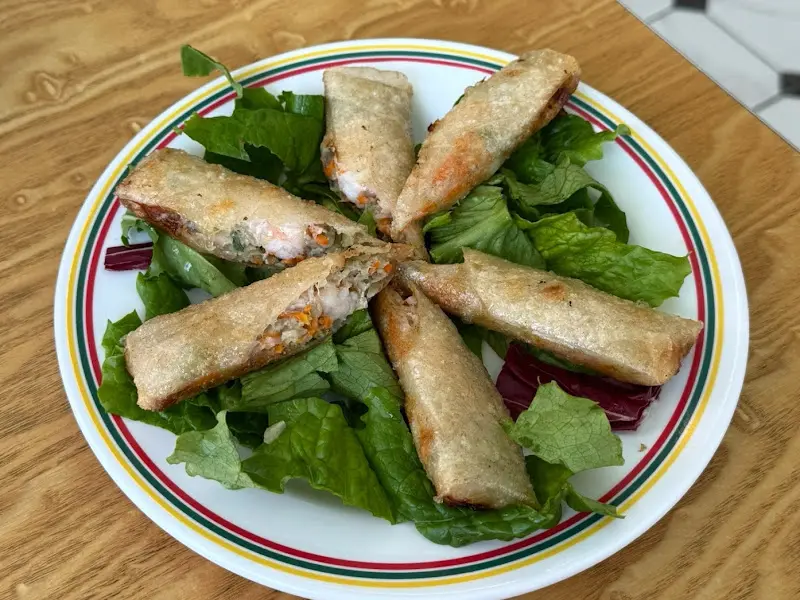 겉은 바삭하고 속은 촉촉한 넴