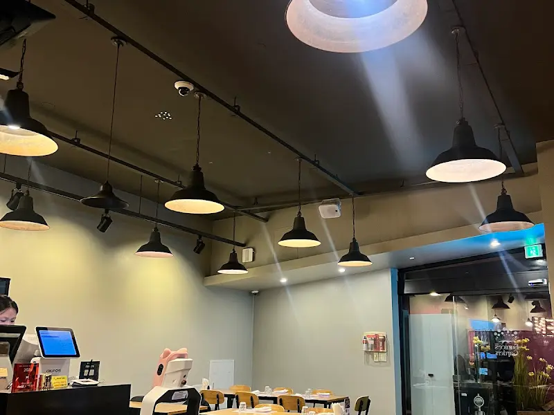 유니스의 정원 내부 모습