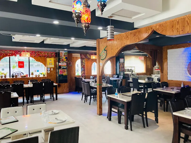 인도요리 식당 내부 전경
