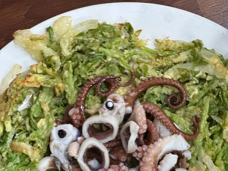 야채와 함께 담겨 나온 낙지