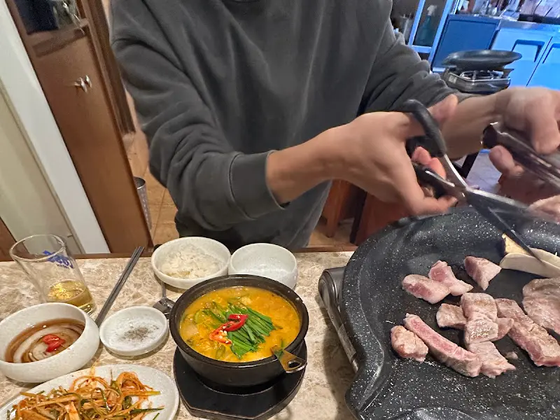 오겹살 굽는 모습